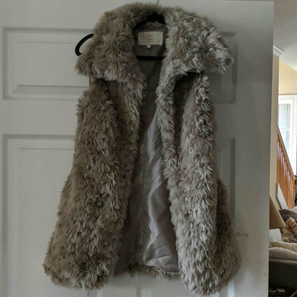 Fur vest